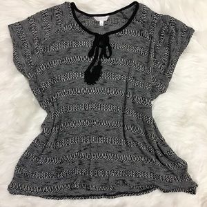 Charming Charlie black & white keyhole neck top